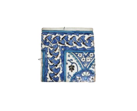 AN OTTOMAN DAMASCUS POTTERY TILE WITH SPLIT PALMETTE SCROLLS Ottoman Syria, ca. 1580 - 1590Of square shape, underglaze-painte