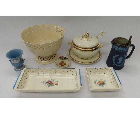 Wedgwood Wellesley plates, fruit bowl, Bridgwood sauce tureen, Jasperware, hand-painted pheasant pin dish, signed Worcester s