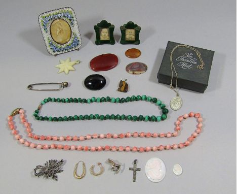 Collection of jewellery and bijouterie to include a silver marcasite spray brooch, two single 9ct earrings (1g), a coral bead