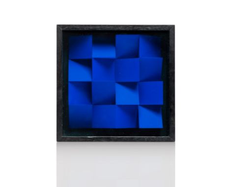Staudt, KlausOtterndorf, geboren 193220 x 20 x 6 cm, R.Ohne Titel (MI XL BL 625), 1973. Polystyrol, Plexiglas und Holz. Objek