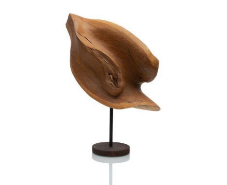 Heesch, PeterSeefeld (Oberbayern), geboren 1969H. 56,5 cmOhne Titel. Holzskulptur, geschnitzt, auf Eisensockel.Privatbesitz, 