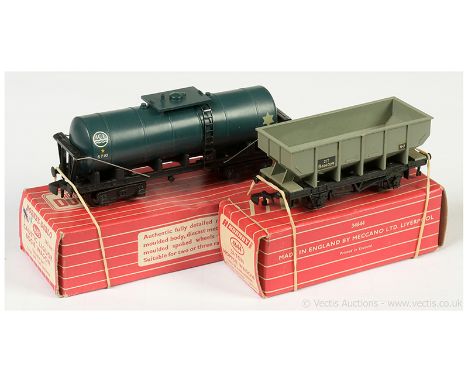 Hornby Dublo 2-rail Superdetail Goods Wagons comprising 4685 ICI Caustic Liquor Bogie Tanker with plated bogies, 4644 grey 21