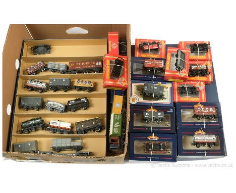Bachmann / Hornby Railways group of Goods Rolling Stock consisting of Bachmann 37-052 5-plank Worcester Coop Open Wagon, Ref 