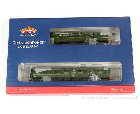 Bachmann OO Gauge 32-515 BR green 2-car Derby Lightweight DMU with yellow warning panel, condition Excellent to Excellent Plu