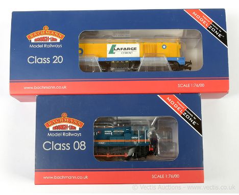 Bachmann OO Gauge pair of Diesel Locomotives consisting of Ref 32-027U Class 20 Diesel Locomotive Blue Circle/Lafarge yellow 