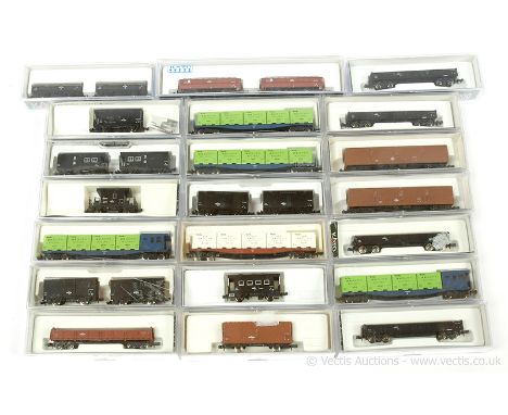 Kato N Gauge Japanese Outline Goods Wagons consisting of ref 8002/3 Flat Cars with container loads, Ref 8001 Lowsided Long Wh