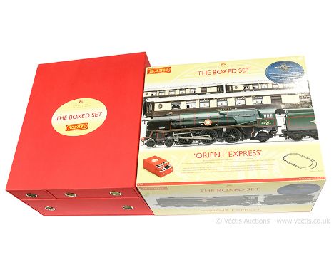 Hornby (China) R1038 "Orient Express" Train Set containing 4-6-2 BR green rebuilt Merchant Navy Class Loco No.35012 "United S