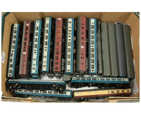 Lima / Mainline / Hornby OO Gauge a mixed group of Passenger Coaches consisting of Hornby blue/grey Intercity x 11, Lima BR M