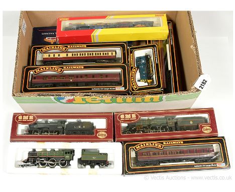 OO Gauge Locos and Rolling Stock comprising Bachmann 32-726 Co-Co Freightliner green livery Class 66 Diesel No.66610, Hornby 