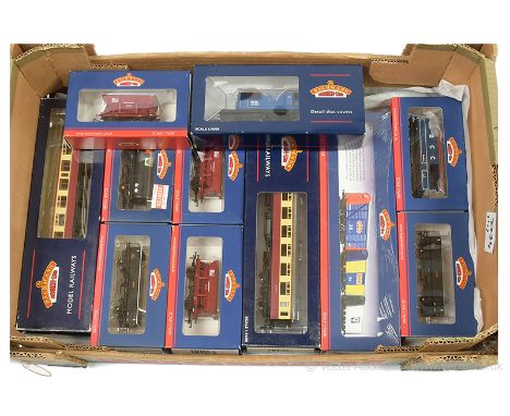 Bachmann OO Gauge group of Rolling Stock consisting of Ref 34-056 Collett All 2nd BR crimson and cream Passenger Coach, Ref 3