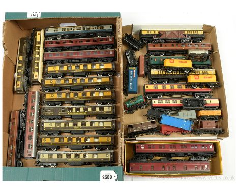 OO Gauge unboxed Passenger and Goods Wagons by various manufacturers including Hornby (China) Hornby Railways, Triang and oth