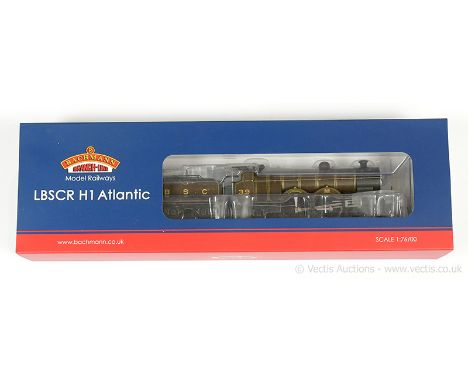 Bachmann OO Gauge 31-910 4-4-2 LBSC lined Umber livery H1 Class Loco No.39 "La France", condition Mint in Mint box and comple