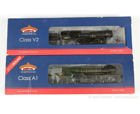 Bachmann OO Gauge pair of Steam Outline Locomotives consisting of Ref 32-551DS 4-6-2 Loco and Tender BR lined green A1 Class 