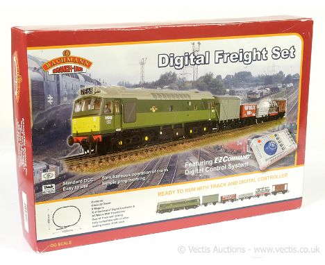 Bachmann OO Gauge Ref 30-045 Digital Freight Set consisting of a Bo-Bo BR two-tone green Class 25 Diesel Locomotive No.D5233,