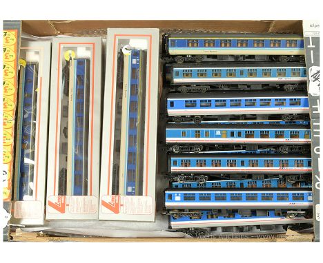 Lima / Bachmann a group of modern issue Passenger Coaches consisting of Lima 4 x Transpennine Passenger Coaches, Excellent in