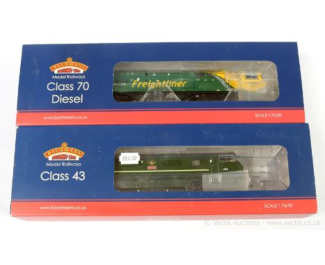 Bachmann OO Gauge pair of Diesel Locomotives consisting of Ref 32-066 Class 46 Warship Diesel Locomotive BR green "Pegasus" N