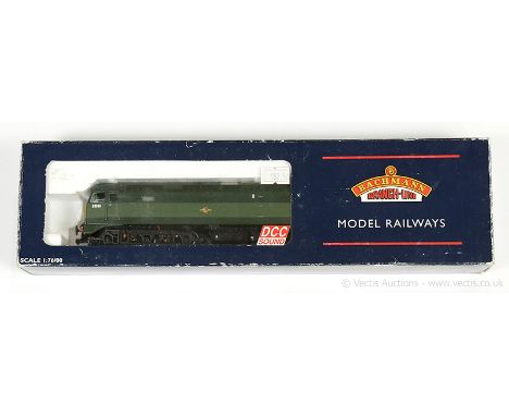 Bachmann OO Gauge Ref 32-801DS Class 47 two-tone green Diesel Locomotive No.D1746 with DCC sound onboard. Includes a small qu