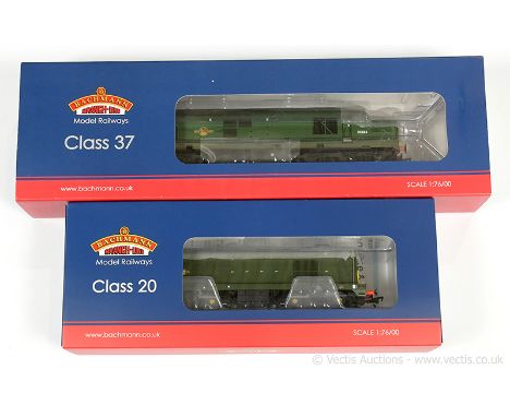 Bachmann OO Gauge BR green Diesel Locos comprising 32-782A Co-Co Class 37 No.D6984 (this is a factory weathered edition), 32-