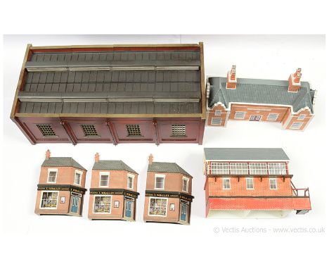 Hornby / Bachmann and Scratchbuilt O Gauge group of Station Buildings consisting of a Hornby Hobbies Skale Regis ceramic stat