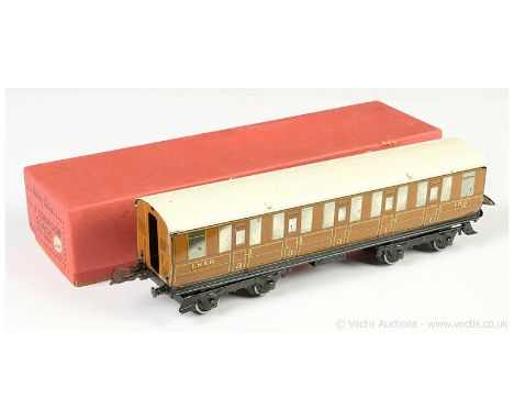 Hornby O Gauge No.2 LNER 1st / 3rd Corridor Coach.  Sides and roof have light markings otherwise Excellent all contained in a