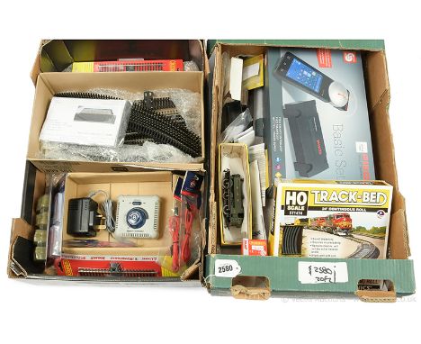 Piko / Rivarossi / Bachmann and other Commercial manufacturers OO Gauge Railway Accessories a quantity consisting of Hornby R