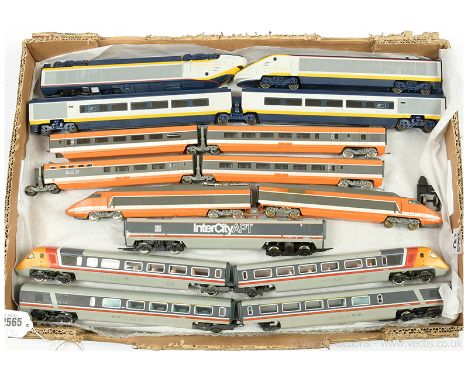 Hornby / Lima OO / HO High Speed Trains consisting of a 4-car Eurostar with Power Car, Non Power Car and 2 x Articulated Coac