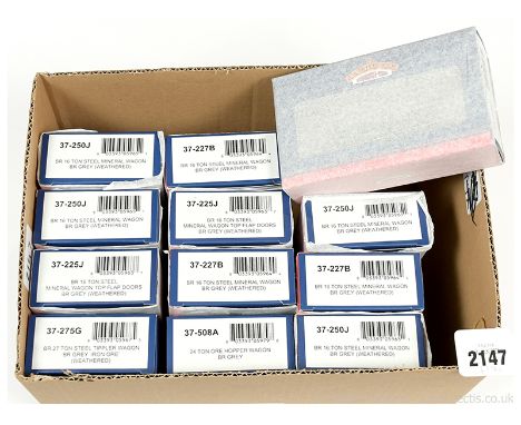 Bachmann OO Gauge ex-shop stock BR grey Mineral Wagons comprising 5 x 37-250J 16-ton Mineral (this is a factory weathered edi