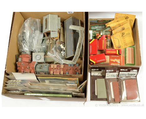 OO Gauge Accessories, Buildings and Figures by various manufacturers to include Hornby Railways 4 x R449 Coach Lighting Kit, 