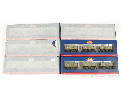 Bachmann OO Gauge ex-shop stock Goods Wagons comprising 2 x 33-091 set of 3 China Clay 5-plank Open Wagons with Tarpaulin cov