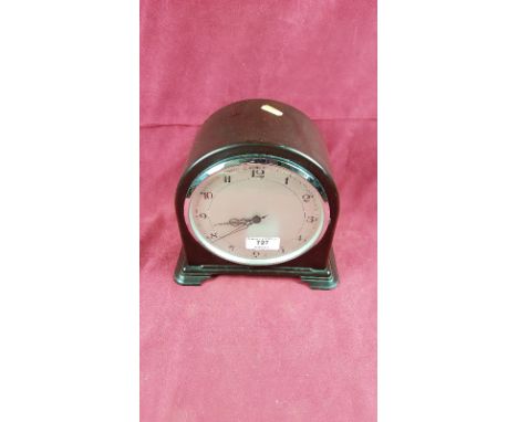 A Bakelite cased mantel clock