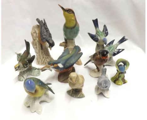 Mixed lot: various 20th Century model bird figures, to include Royal Worcester, Goebel and Copenhagen, largest piece 7  high 