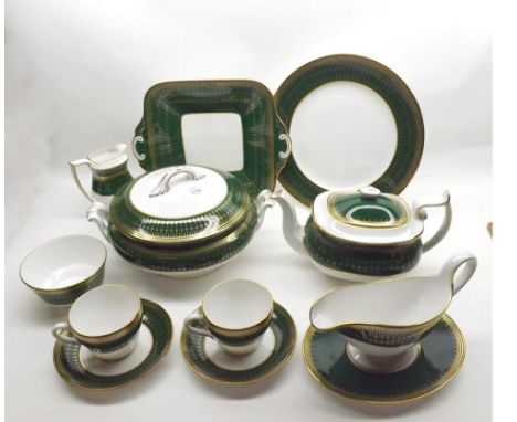 A quantity of Spode Royal Windsor pattern Tea and Table Wares, comprising two Oval Vegetable Dishes, Gravy Boat and Stand, Ov