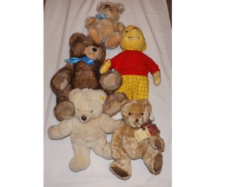 Two boxes of assorted modern Steiff and other collectors  Bears (condition varies)  