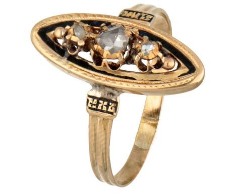Hallmark: 585. Set with 3 rose cut diamonds (Ø 1x approx. 3.0 mm, 2x approx. 1.5 mm) (VS-SI / G-H). In good condition, with s