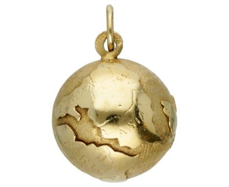 Hallmarks: 585, 196 VI. Light signs of use. LxW: approx. 31 x 21 mm. Weight: 8.10 grams.