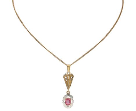 Oval faceted tourmaline of approx. 0.38 ct. (approx. 6 x 4.5 mm) In good condition, light signs of use. Necklace length: appr