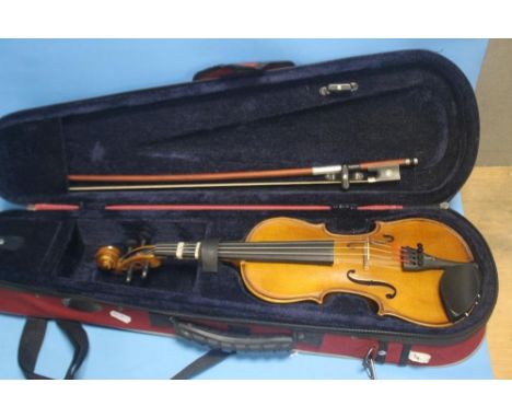 A CASED VIOLA STENTOR STUDENT 2 WITH BOW