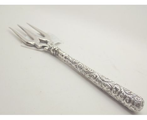 Silver Edward VII bread fork, hallmark to handle and tynes, Birmingham 1906, L: 16 cm, 29g