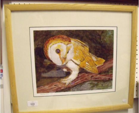 A limited edition print of a barn owl, 22 x 28cm