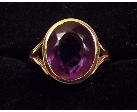 A 9ct gold amethyst ring 