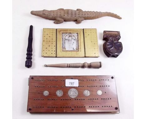 Various treen including carved snuff box and spindles