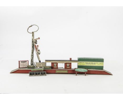 Marklin Signal Post 12338, Lamp Post 13450 and other Railway Accessories: Dinky O Gauge Miniature Figures 50171, boxed, Woode