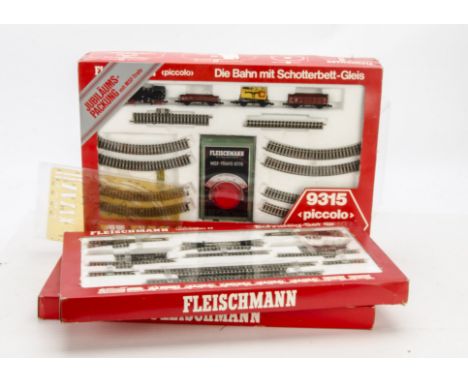 Flesichmann N Gauge Starter Set and additional Track Pack: 9315 Piccolo Start Set comprising 0-4-0 Tank engine, three trucks,