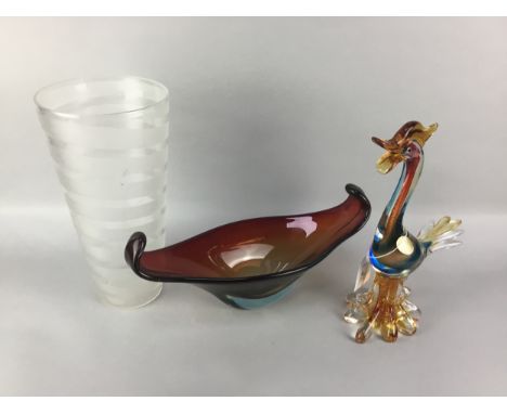 MURANO GLASS MODEL OF A BIRD, 31cm high, along with a glass vase and a glass dish (3)