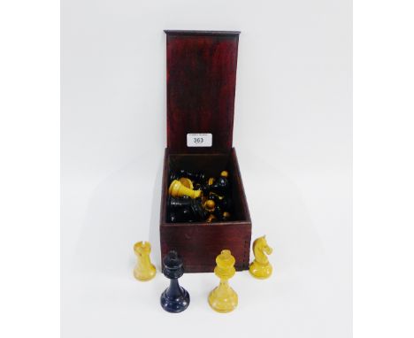 Chess pieces (boxed) 