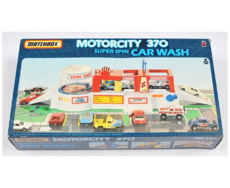 Matchbox, Motorcity 370 Super Spin Car Wash a boxed MC370 Set - Not checked for Completion, Conditions appear Excellent to Ex