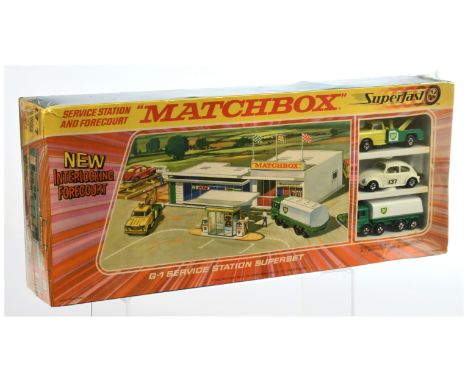 Matchbox Superfast G1 BP Service Station Gift Set - comprising (1) 13a Dodge Kew Fargo BP Wreck Truck - small diameter wide w