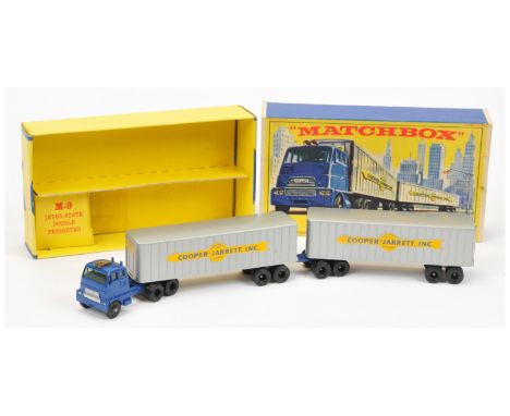 Matchbox Regular Wheels Major Pack M9 Hendrickson Tractor Unit with Cooper Jarrett Interstate Double Freighter Trailers - dar