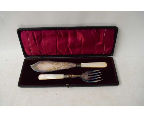 CASED SET OF SILVER PLATED AND MOTHER OF PEARL HANDLED FISH SERVERS