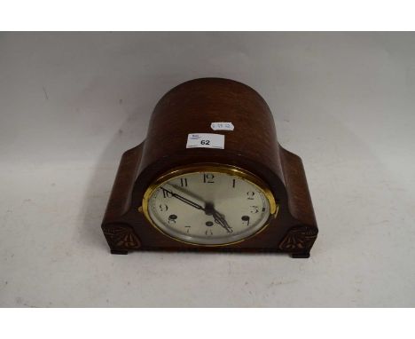 20TH CENTURY OAK CASED MANTEL CLOCK